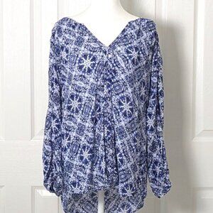 LUCKY BRAND Women's Pull-on Long Sleeve Top Blouse  Size M  Blue White Print